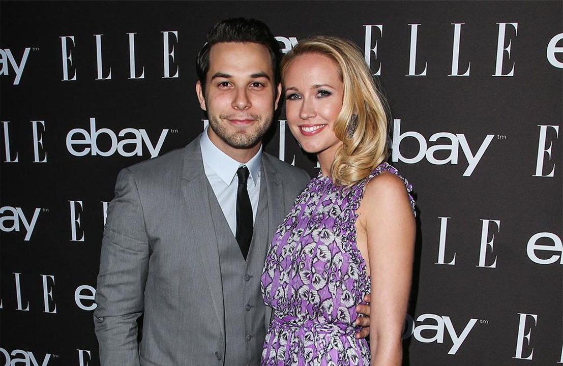Anna Camp and Skylar Astin officially divorced