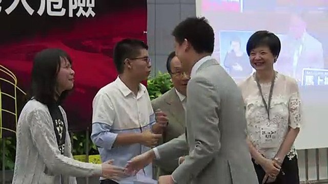 Ativistas pró-democracia detidos em Hong Kong