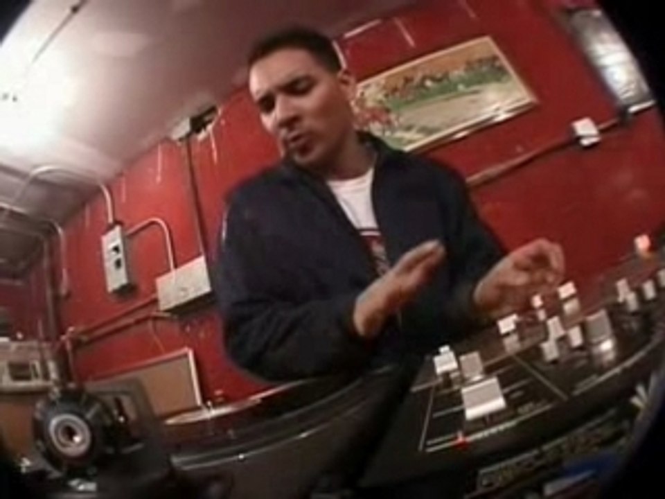 Beastie Boys - 3 MC's and 1 DJ - Mixmaster mike view