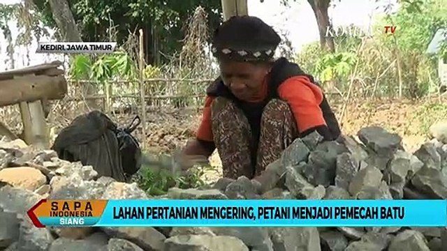 Lahan Pertanian Mengering, Petani Menjadi Pemecah Batu