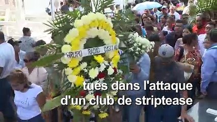 Mexique: enterrement de victimes de l'attaque d'un bar