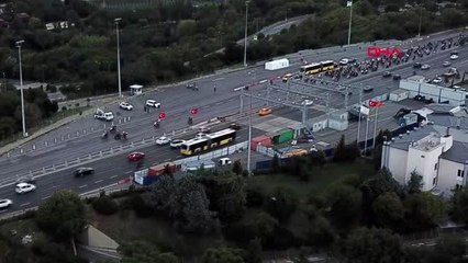 İstanbul'da motosikletlilerden 30 ağustos konvoyu