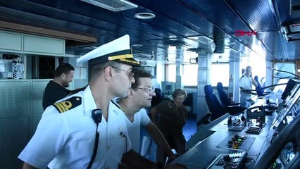 İzmir izmirliler, tcg bayraktar ve tcg bartın gemilerini gezdi