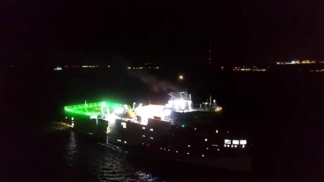 Oruç Reis Çanakkale Boğazı'ndan böyle geçti