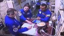 شاهد: أول رائد فضاء إماراتي يتدرب مع فريق محطة الفضاء الدولية