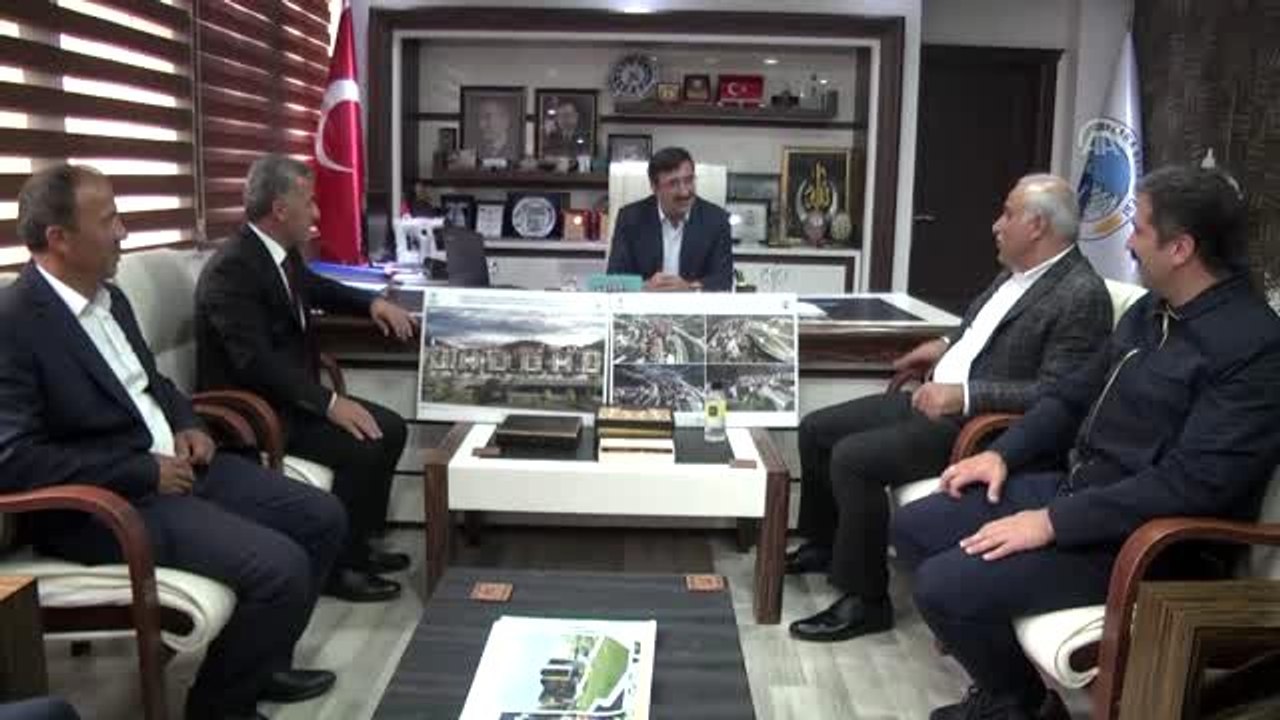 "Yerel yönetimlerin çok daha güçlü olması lazım"