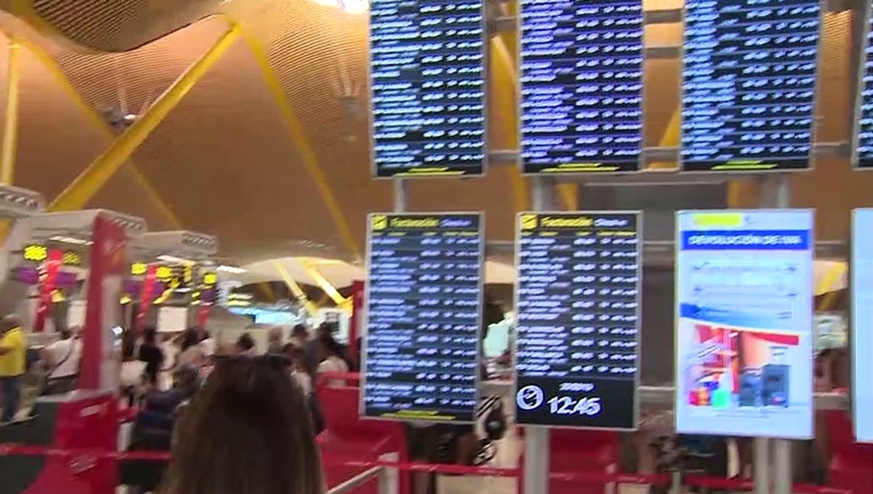 Normalidad en Barajas y El Prat en el primer día de huelga en Iberia
