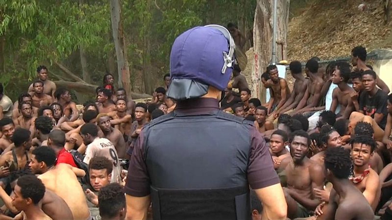 Migranten stürmen spanische Nordafrika-Exklave Ceuta