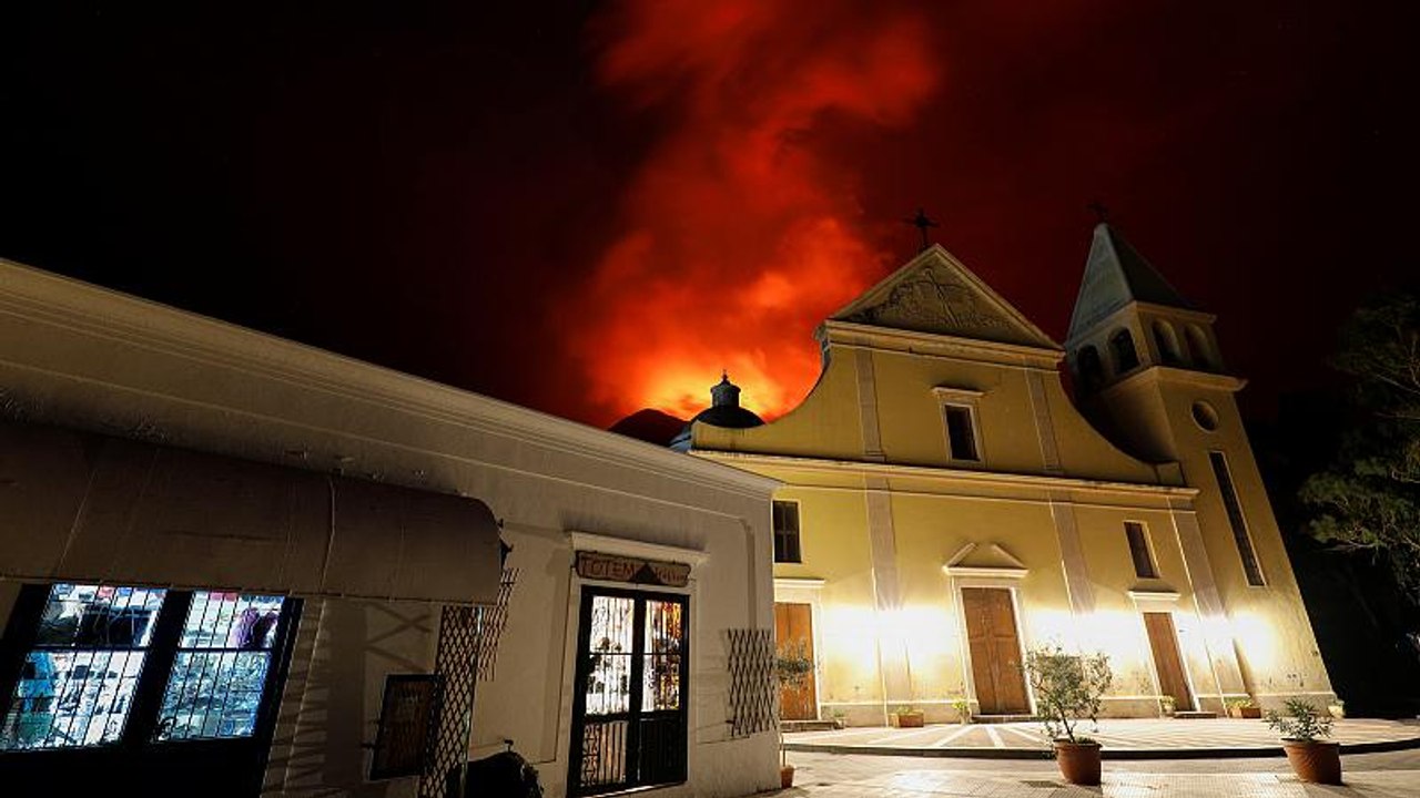 Neue Explosionen auf Stromboli