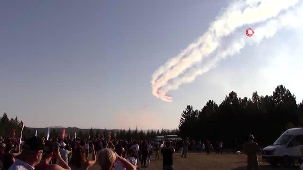 Türk Yıldızları'ndan nefes kesen gösteri