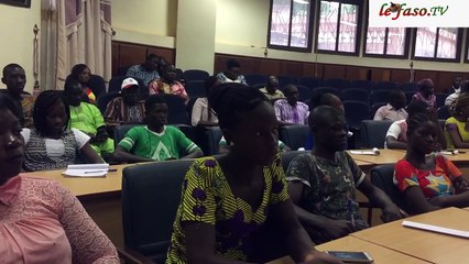 Médias Et Lutte Contre Le Terrorisme La Régulation De L’usage D’internet Par Le Code Pénal Au Menu D’un Café Citoyen-1