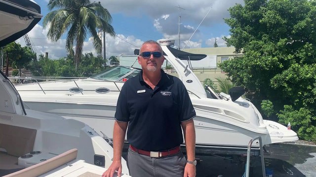 Sea Ray 350 Sundance’s Coupe Pre Owned for Sale at MarineMax Miami!