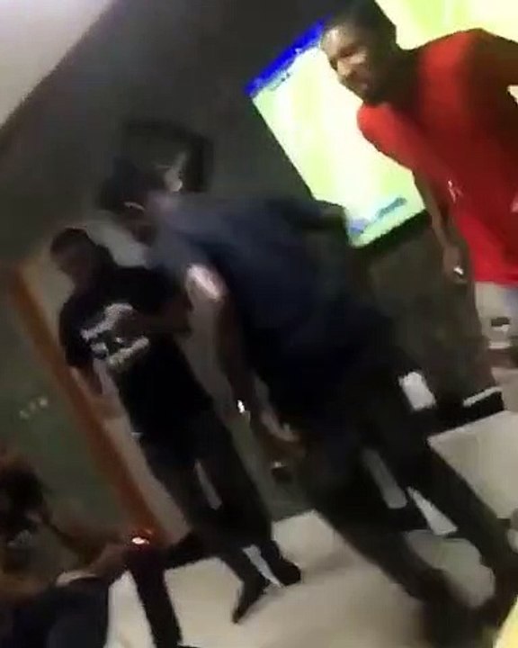 Didi B en mode moto moto pour rendre hommage à l'incontestable roi du coupé décalé !