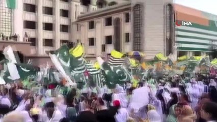 - Pakistan Başbakanından Hindistan hükümetine "Nazi" benzetmesi- Milyonlarca Pakistanlı, Keşmir'e...