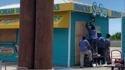 Businesses board up in preparation for Hurricane Dorian