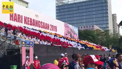 30万人布城同欢 国庆日游行庆典