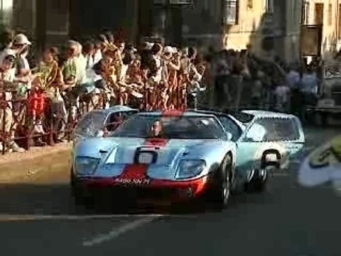 Une GT40 Gulf à la Parade des 24h du Mans 2005