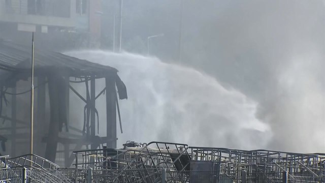 충주 화학 공장 불 12시간 만에 진화...1명 실종·8명 부상 / YTN