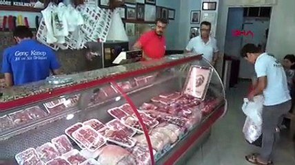 Et ve kıymadan Atatürk portresi yaptı