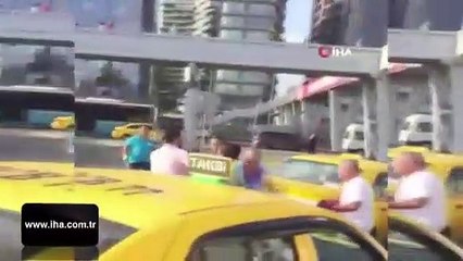 Taksiciler taksiciyi dövdü!