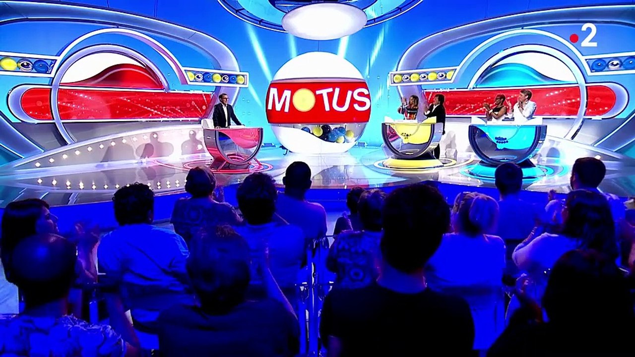 "Merci aussi aux boules noires !" : Thierry Beccaro fait ses adieux émouvants après la dernière de "Motus" sur France 2