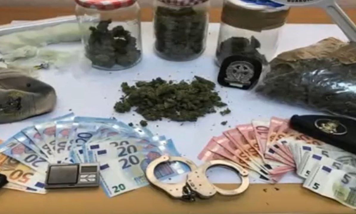 Alghero (SS) - Spaccio tra giovani in spiaggia, arrestato pusher (31.08.19)