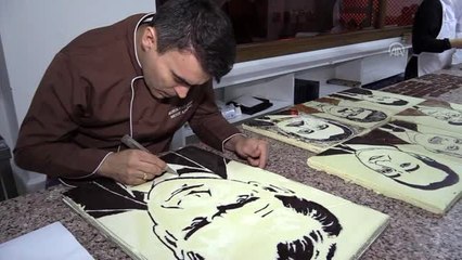 Devlet büyüklerinin portresini "çikolata"dan yaptı