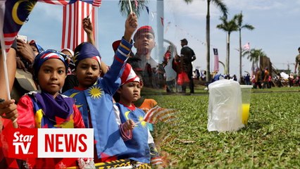 Download Video: Council staff work overtime to clear rubbish after parade in Penang