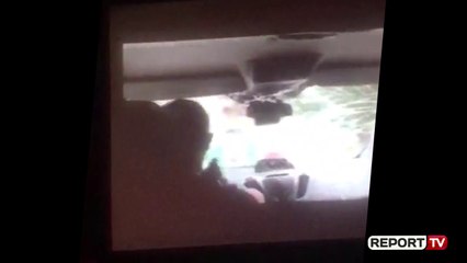 'Unë, ti Kasandra dhe...Mihal Kokëdhima'! Lokali në Bllok mix këngësh me frazën 'mbajeee'
