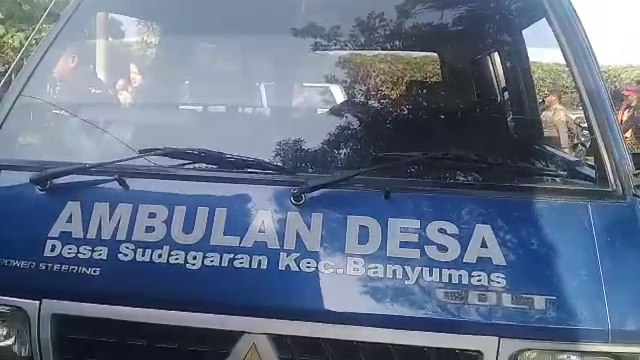 Ambulans Desa yang Ikut Mengantarkan Empat Jenazah Korban Pembunuhan di Banyumas