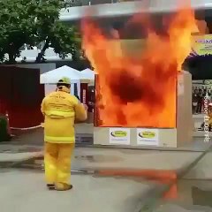 Tek atışta yangını söndüren toplar