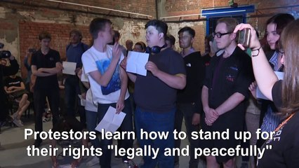 Moscow protesters learn rules of engagement in training sessions