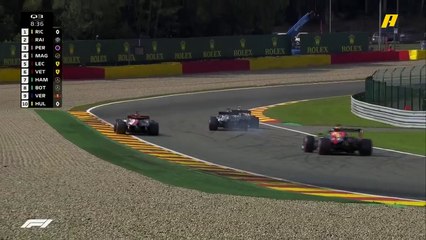 نجاة هاميلتون من حادث جديد بعدما كاد يصطدم بزميله بوتاس بالقسم الثالث للتجارب التأهيلية