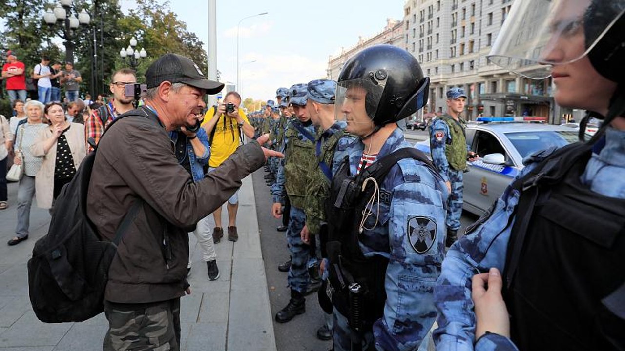 'Russland wird frei': Tausende Menschen bei Protestmarsch in Moskau