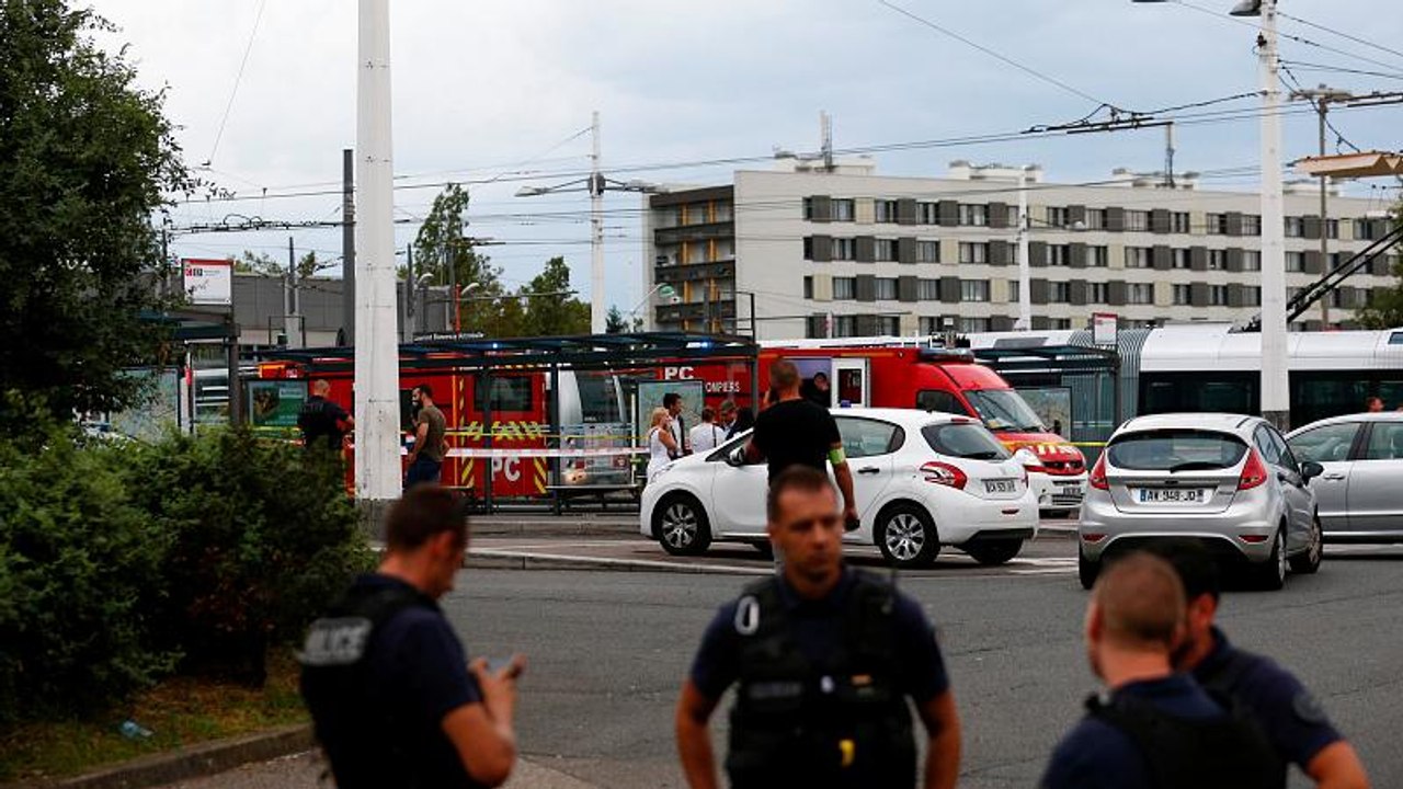 Messermord in Lyon: Motiv gesucht