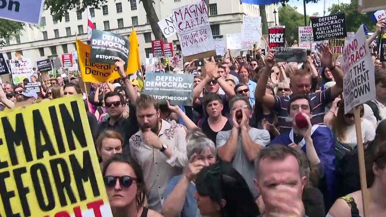 Briten protestieren gegen Johnsons Brexit-Schachzug