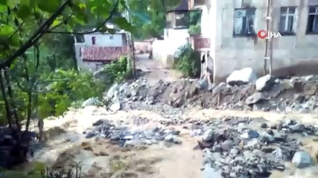 Trabzon'da şiddetli yağış hasara yol açtı