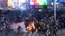Caos en protestas en Hong Kong con gases lacrimógenos y cócteles molotov