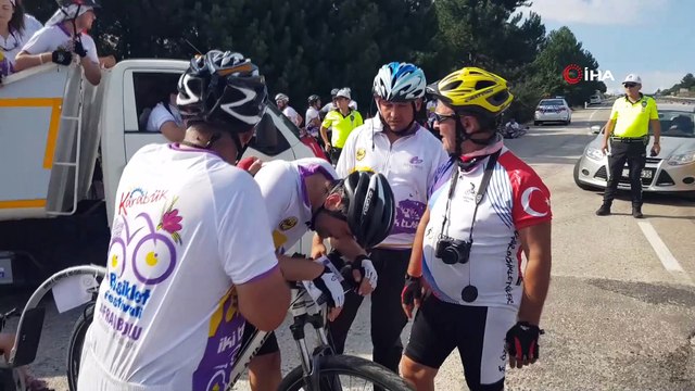 Bisiklet sepetinde tarihi Safranbolu’yu keşfettiler