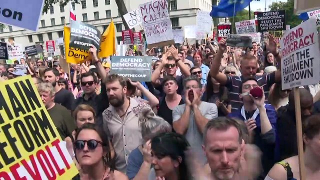 Britânicos protestam contra a suspensão do Parlamento