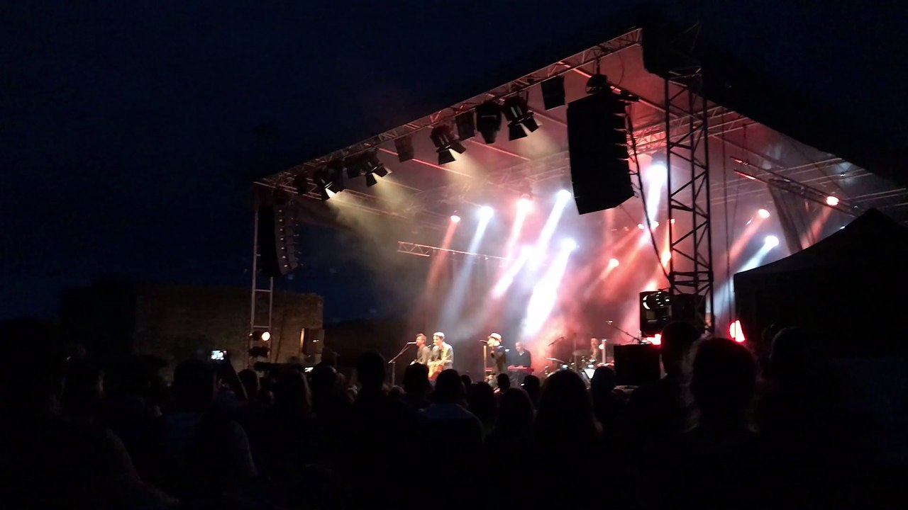 Le groupe lavallois Archimède fête ses 10 ans de carrière au château de Sainte-Suzanne.