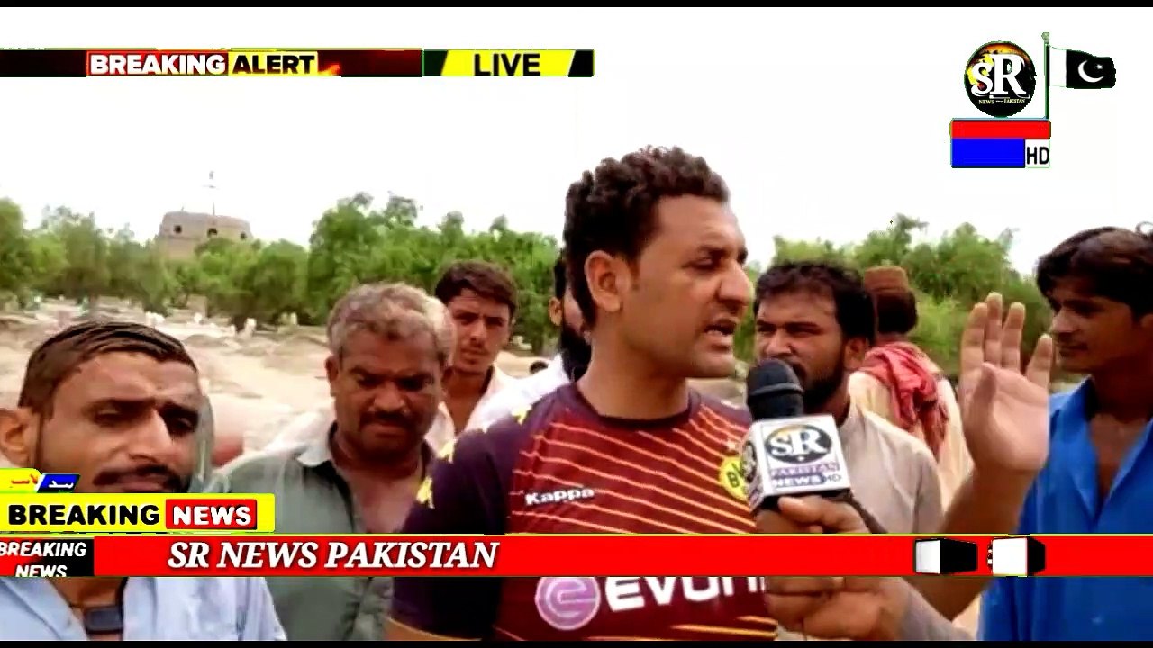 باڊھ :(رپورٽ واحد سنڌي) باڊھ جي قديمي قبرستان ۾ گندگي جا ڍير  قديمي قبرون ميسارجڻ لڳيون انتظاميا خاموش  خبر موجب باڊھ جو قديمي قبرستان جيڪو هزارن سالن کان پراڻي تاريخي حيثيت رکي ٿو اڄ اهو گندگي جي ور چڙھيل آھي ۽ قديمي قبرون ماڻھن  ۽ چوپائي مال جي لنگھ جي