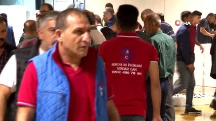 Sezonun ilk avından dönen balıkçıları, İstanbul Valisi Ali Yerlikaya karşıladı