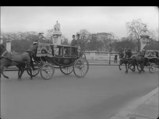 1972-Uk Horse-Drawn carriage takes Bahrain Ambassador to the Buckingham Palace to present credentials