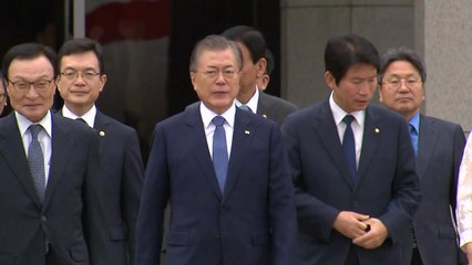 문 대통령 "'조국 딸 의혹' 관련해 대입제도 전반 재검토" / YTN