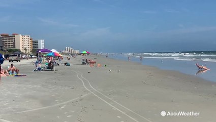 Visitors enjoy last minute stay at beach before Hurricane Dorian