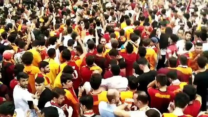 Abdurrahim ALbayrak'a özel tezahürat