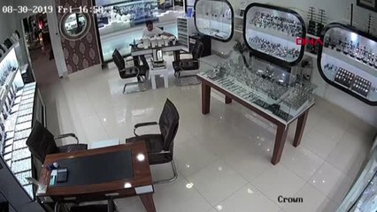 Antalya çalıştığı kuyumcuyu soyan şüpheli adliyede