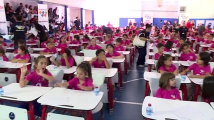 "Minik beyinler" Dubai maratonu için yarıştı