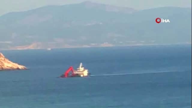 Bozcaada açıklarında su alan gemi karaya oturdu